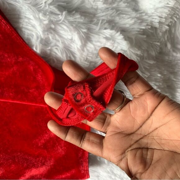 RED VELVET BODYSUIT - Picture 5 of 6